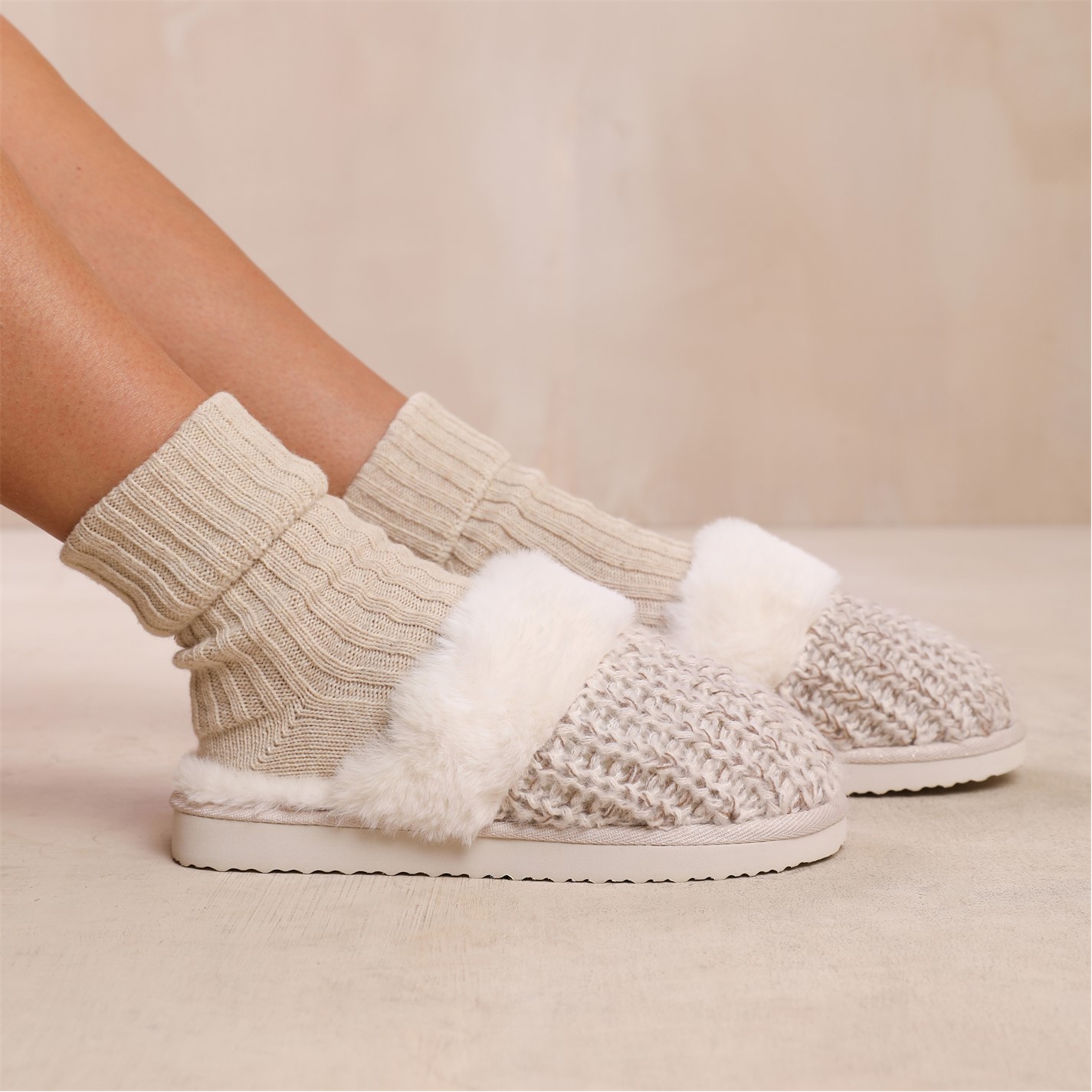 Where’s That From Comfort White Yarn Fur Trim Knitted Slippers - 2