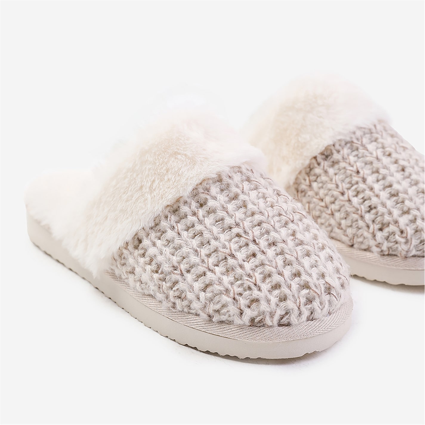 Where’s That From Comfort White Yarn Fur Trim Knitted Slippers - 4