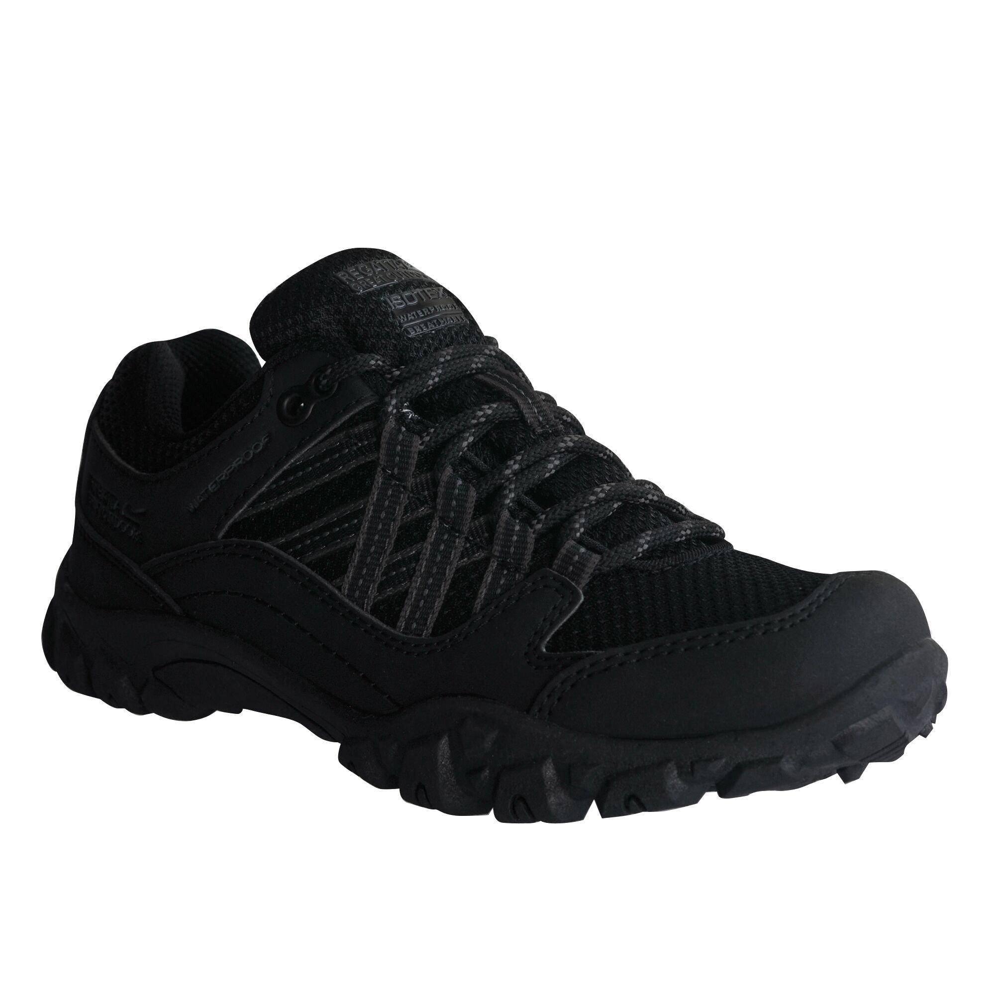 Boty Regatta Black 2422112 Edgepoint Low Junior Walking Boots - 1