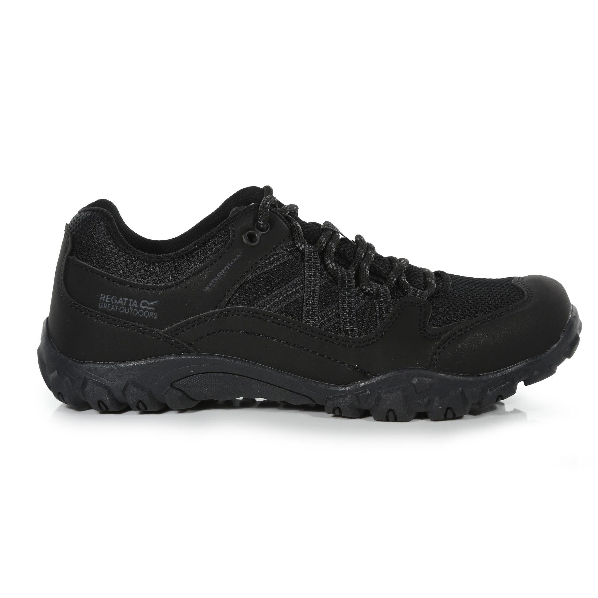 Boty Regatta Black 2422112 Edgepoint Low Junior Walking Boots - 3