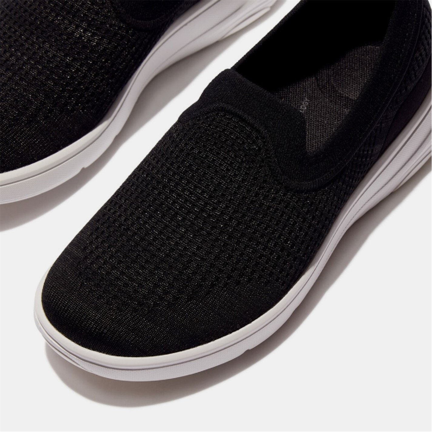 Tenisky Fitflop Black 9436297 Super-Q Knit Slip-Ons - 4