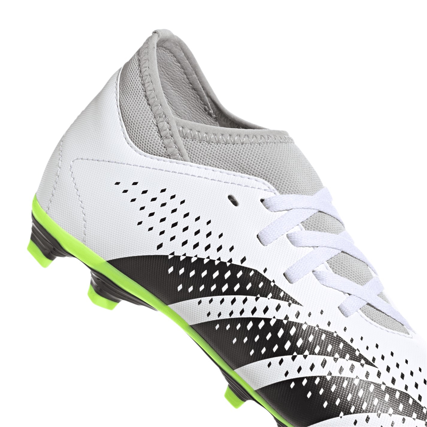 Kopačky adidas White 9044662 Predator Accuracy.4 FxG Football Boots - 7