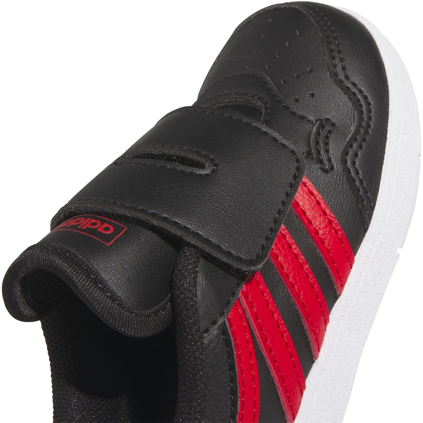 Tenisky adidas Core Black 9457694 Kids' Basketball Trainers - 8