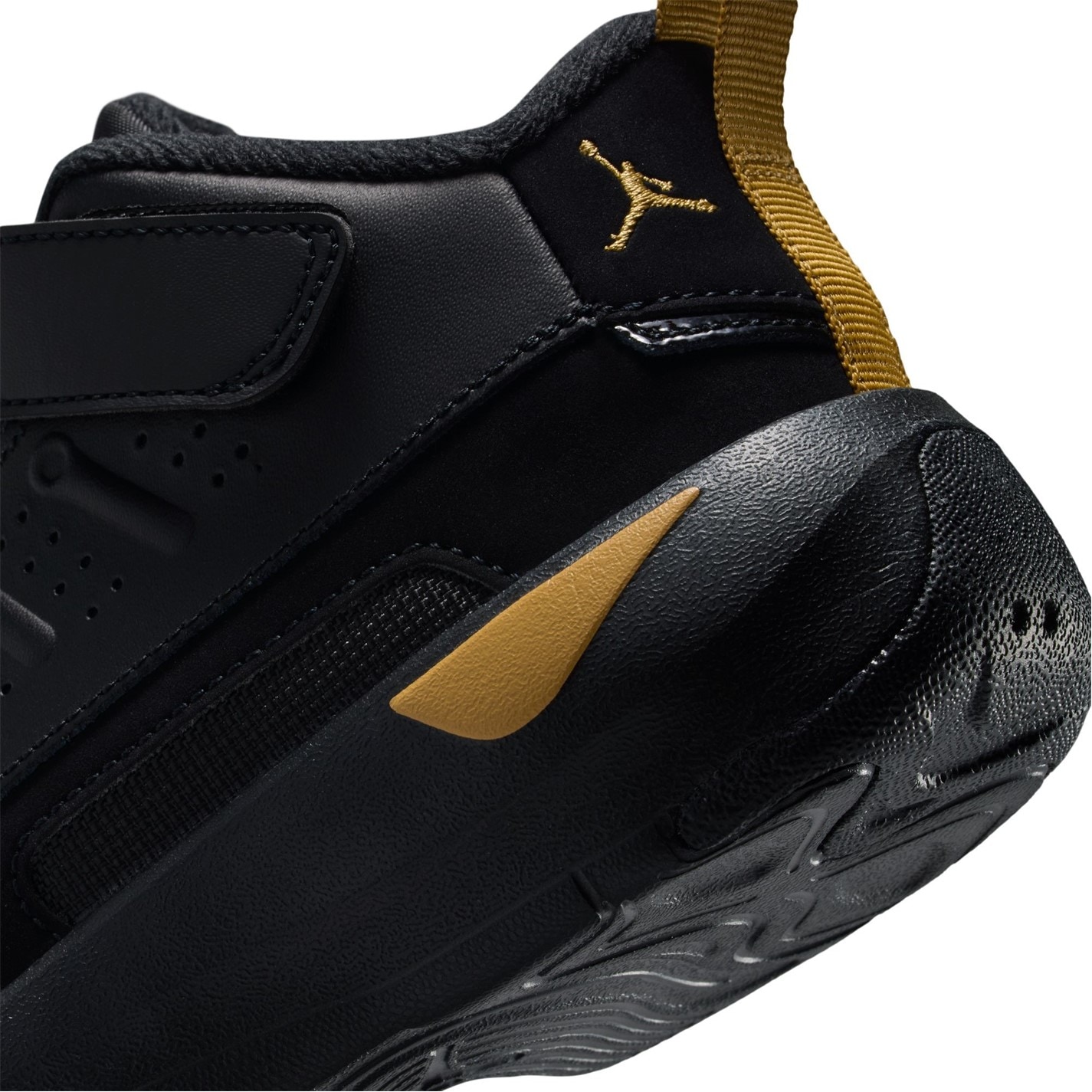 Air Jordan Max Aura Basketball Trainers - 8