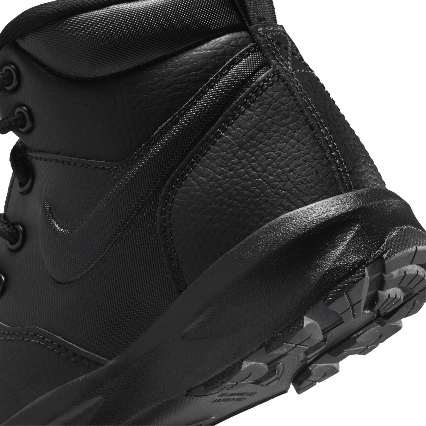Tenisky Nike Triple Black 9350912 Nike Manoa Ch54 - 8