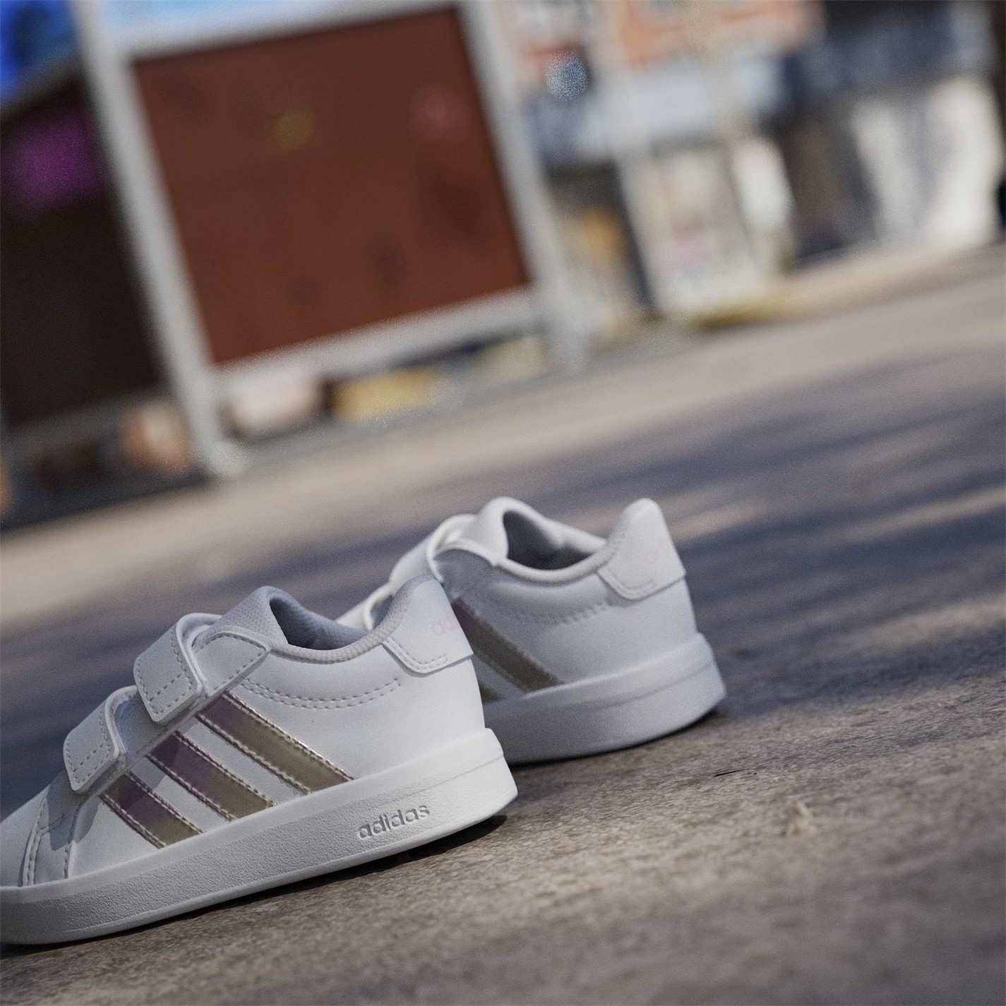 Tenisky adidas Wht 438051 Kids' Low-Top Trainers - 16