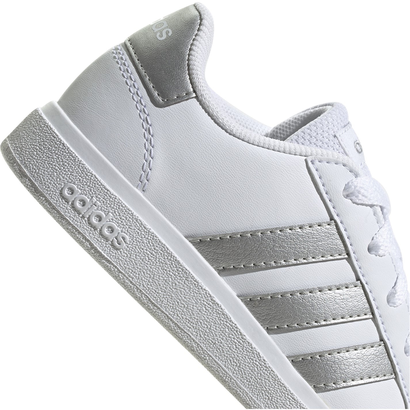 Tenisky adidas Wht 7495295 GRAND COURT 2.0 K - 8