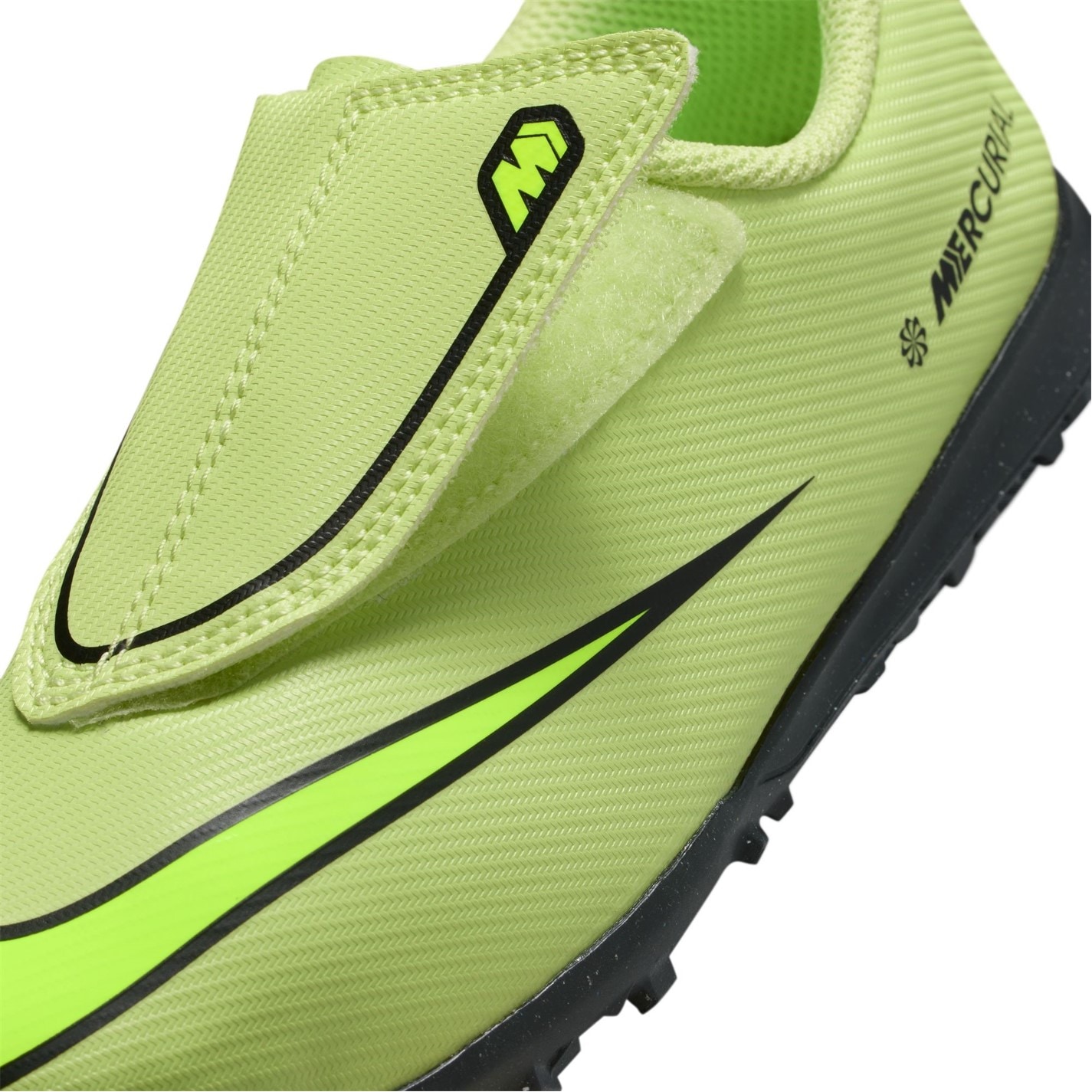 Nike Mercurial Vapour 16 Club Childrens Astro Turf Football Boots - 7