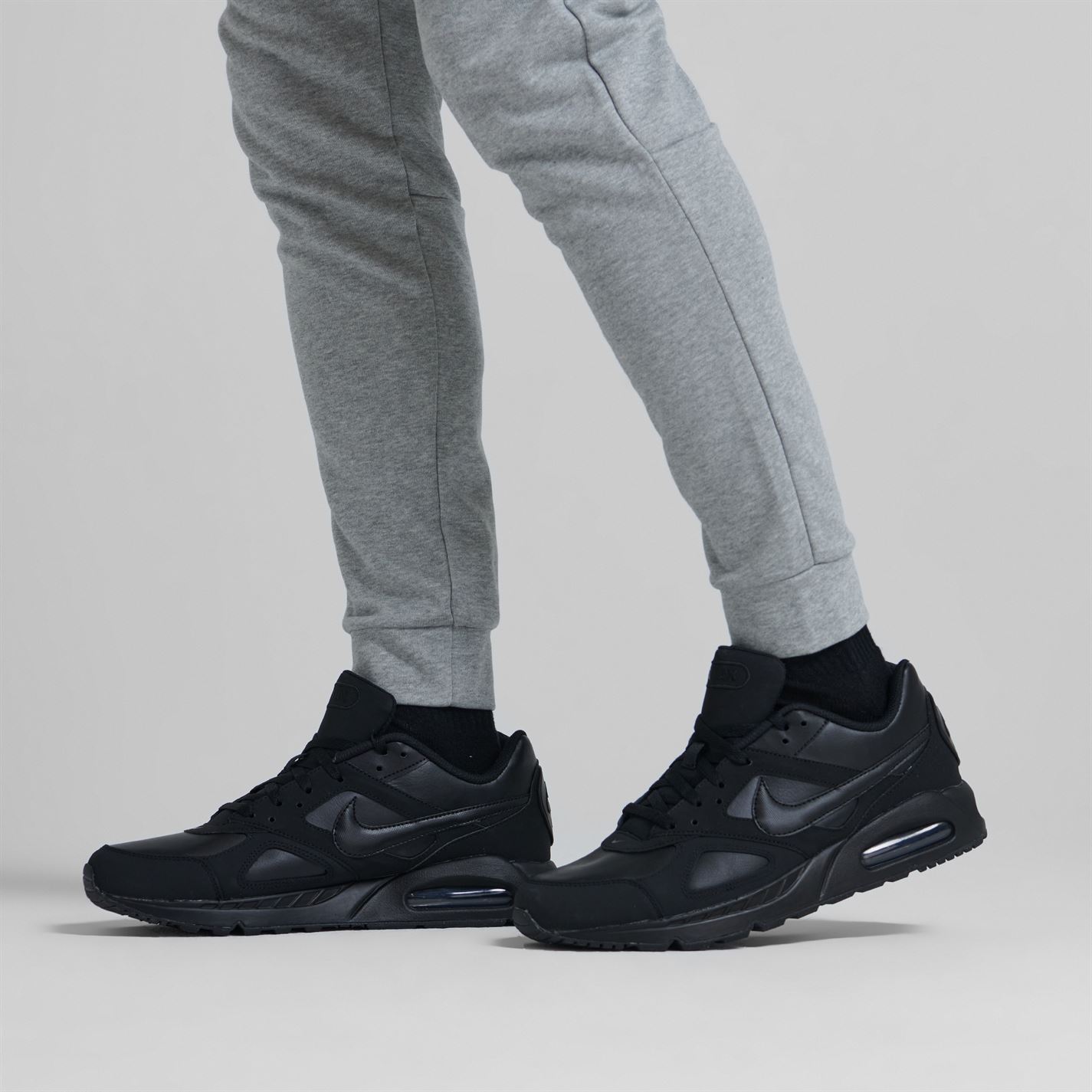 Nike Air Max IVO Trainers - 2
