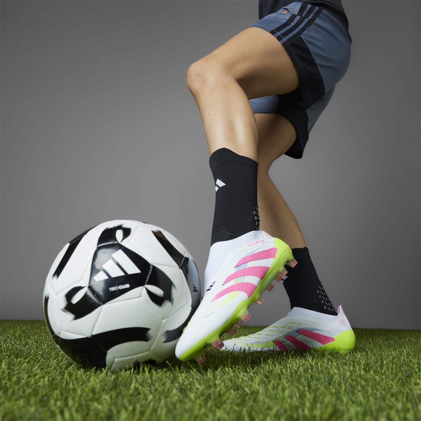 adidas Predator Elite Laceless Firm Ground Football Boots - 14