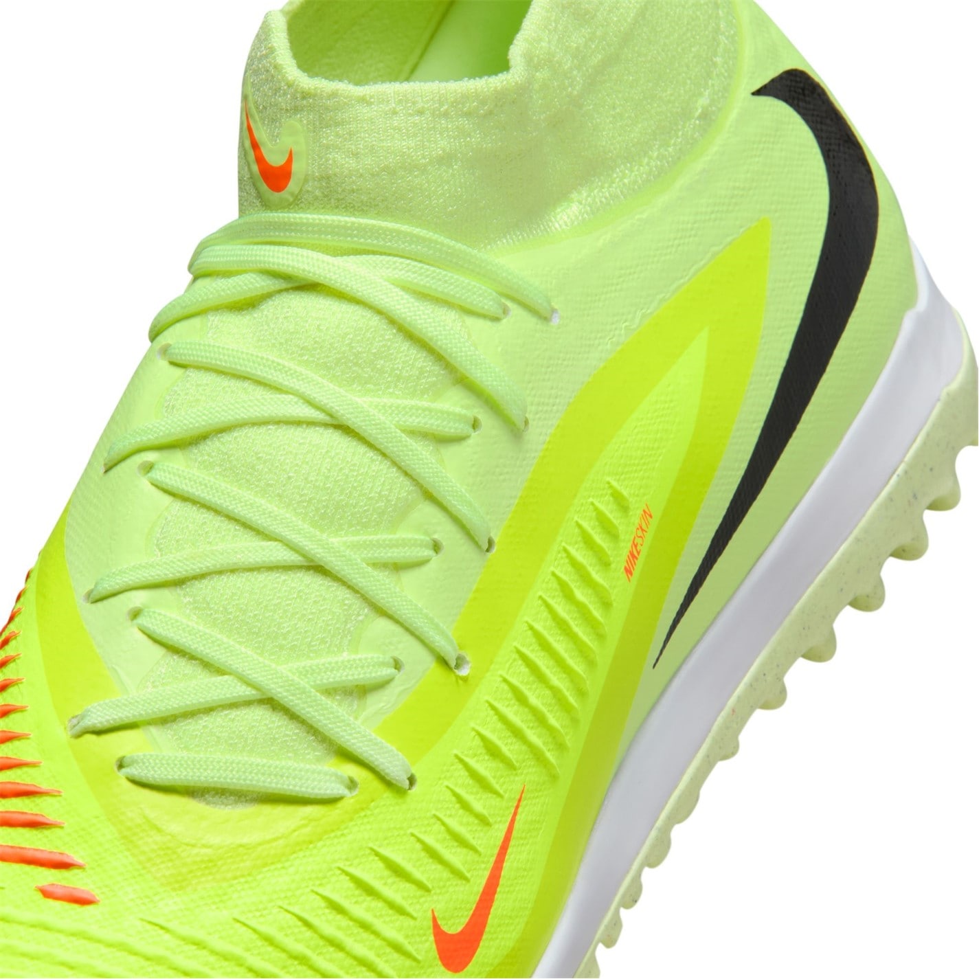 Nike Pantom Luna II Academy Turf Football Boots - 7
