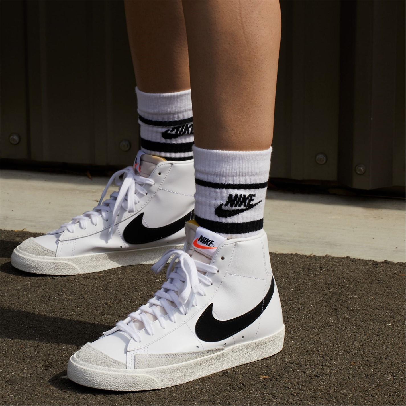 Nike Blazer Mid 77 Hi Top Trainers - 9