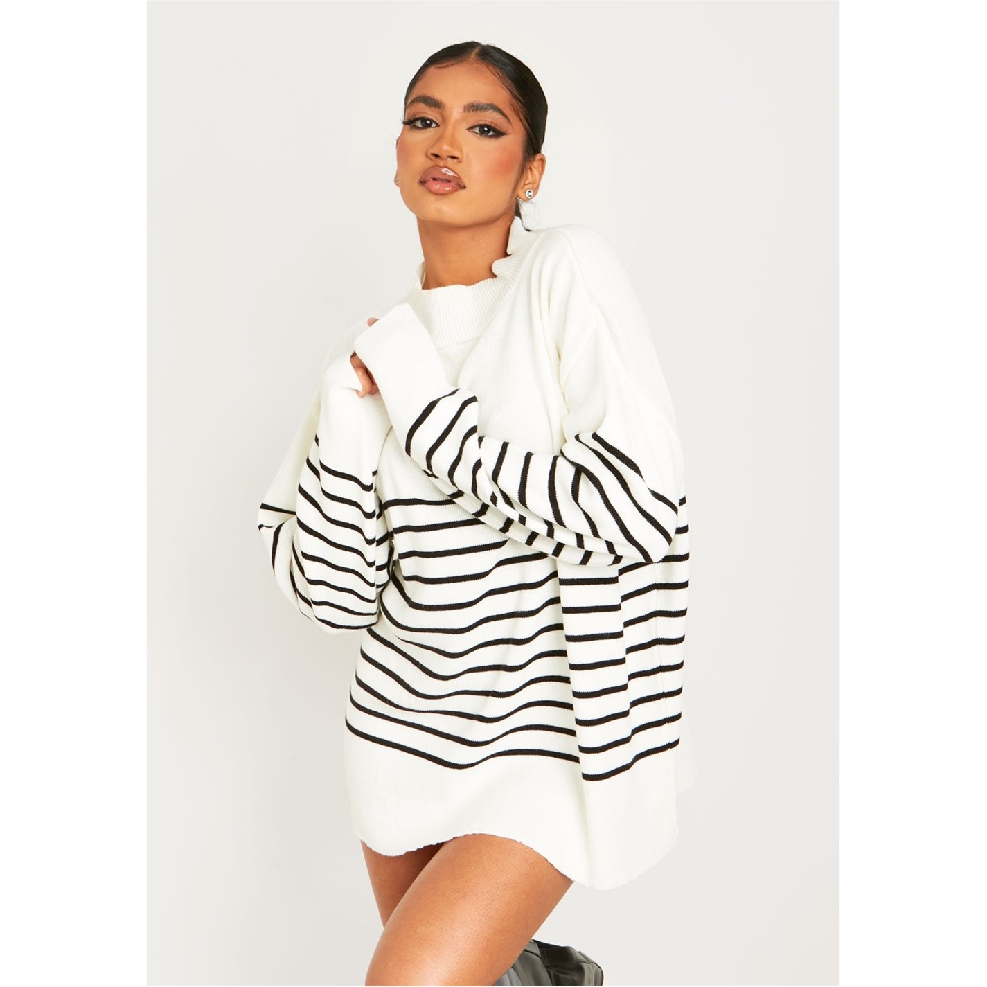 Missy Empire Harriet Black & White High Neck Oversized Long Sleeve Jumper - 3