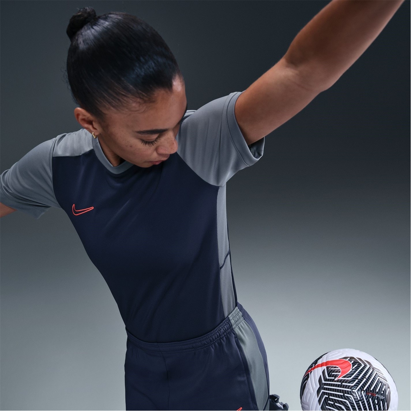 Nike Academy Football Shirt Womens - 5