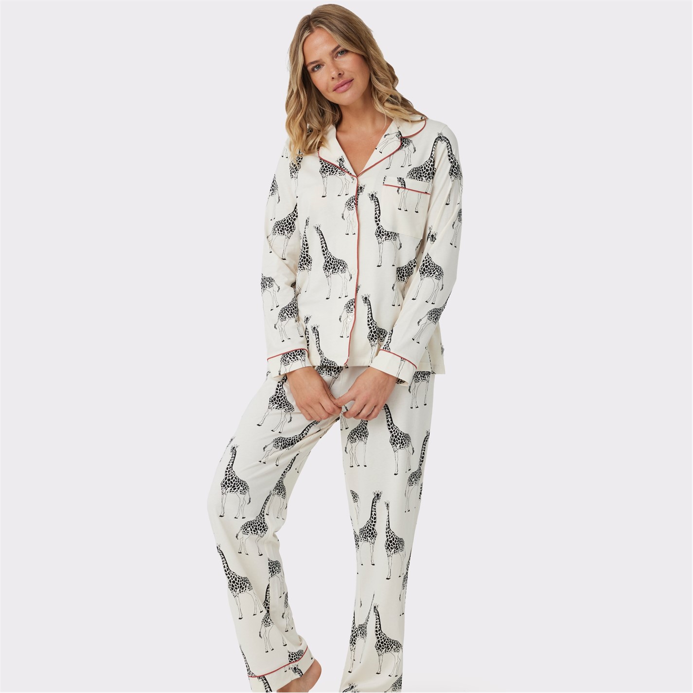 Chelsea Peers White Giraffe 4937444