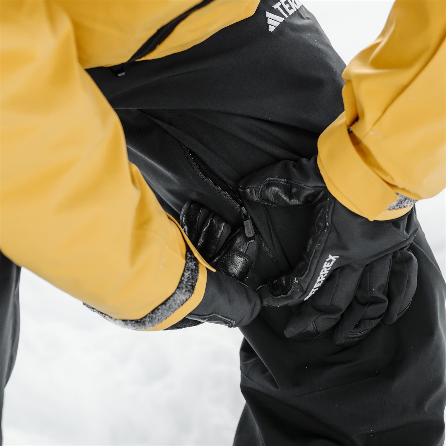 Nohavice adidas Black 2181430 Women's Waterproof Trousers - 9