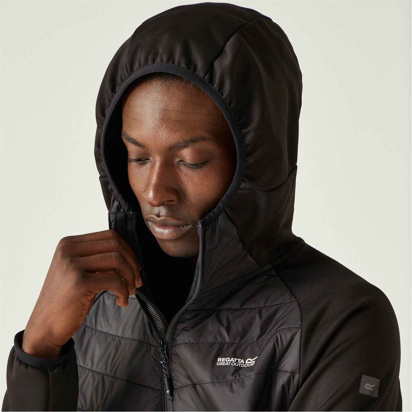 Bunda Regatta Black 9976700 Mens Andreson Water Resistant Hooded Long Sleeve Insulated Puffer Jacket - 2