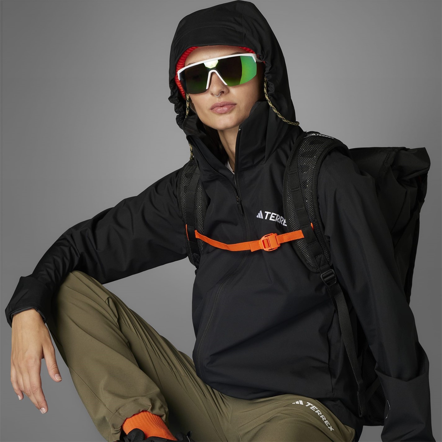 Bunda adidas Black 2302211 Women's Multi Essentials Hooded Long Sleeve Waterproof Jacket - 14