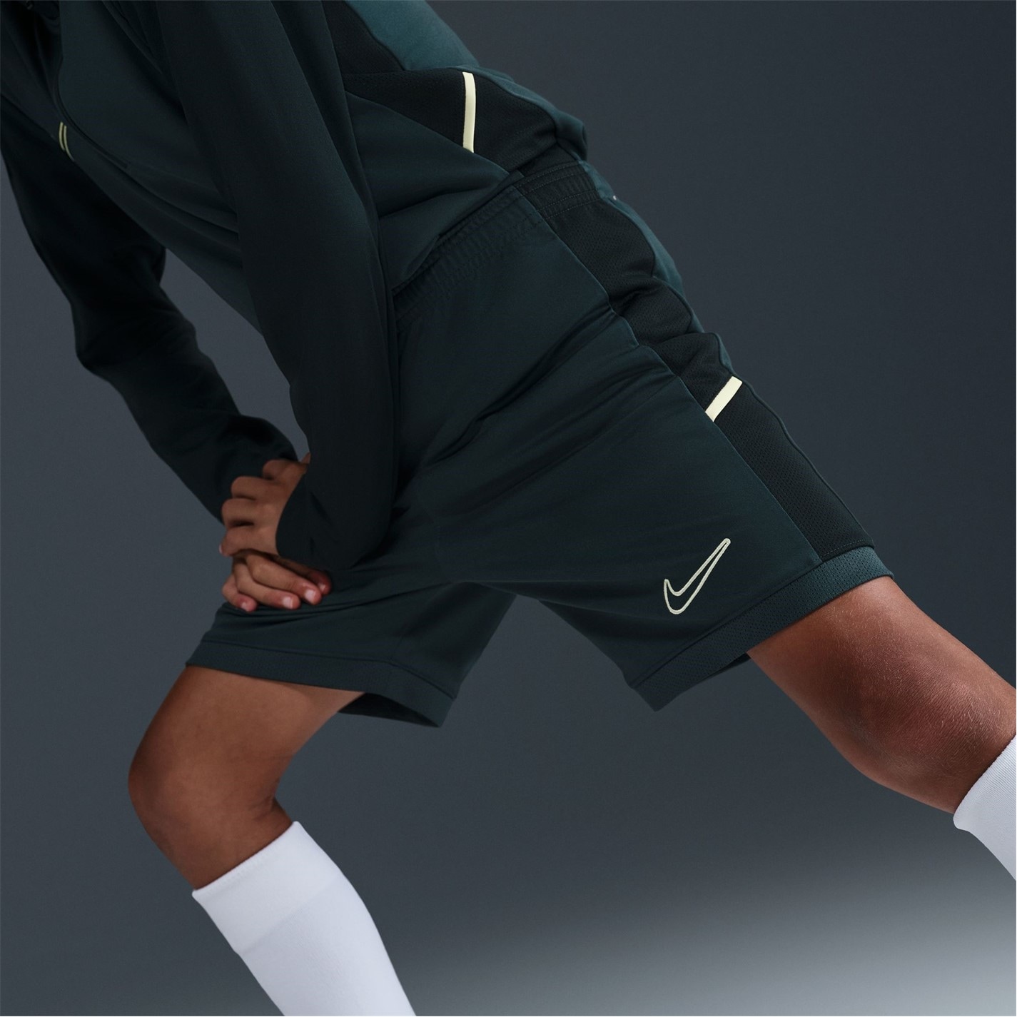 Nike Academy Shorts Juniors - 13