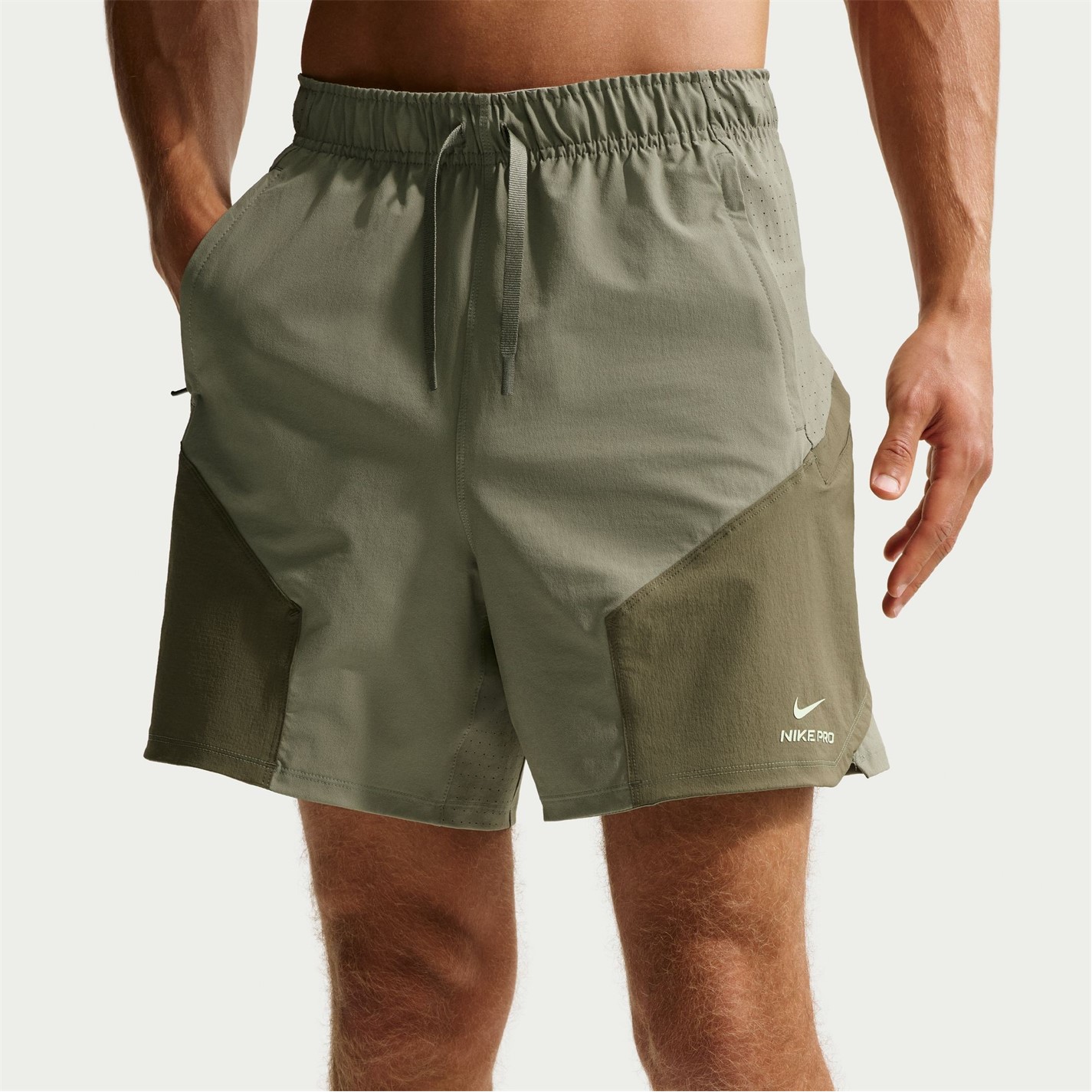 Kraťasy Nike Light Army 7802661 Men's Performance Gym Shorts - 1