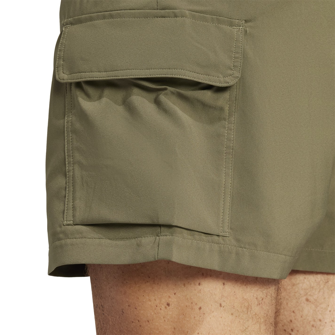 Kraťasy adidas Olive 3013190 Essentials Small Logo Cargo Chelsea Shorts - 6
