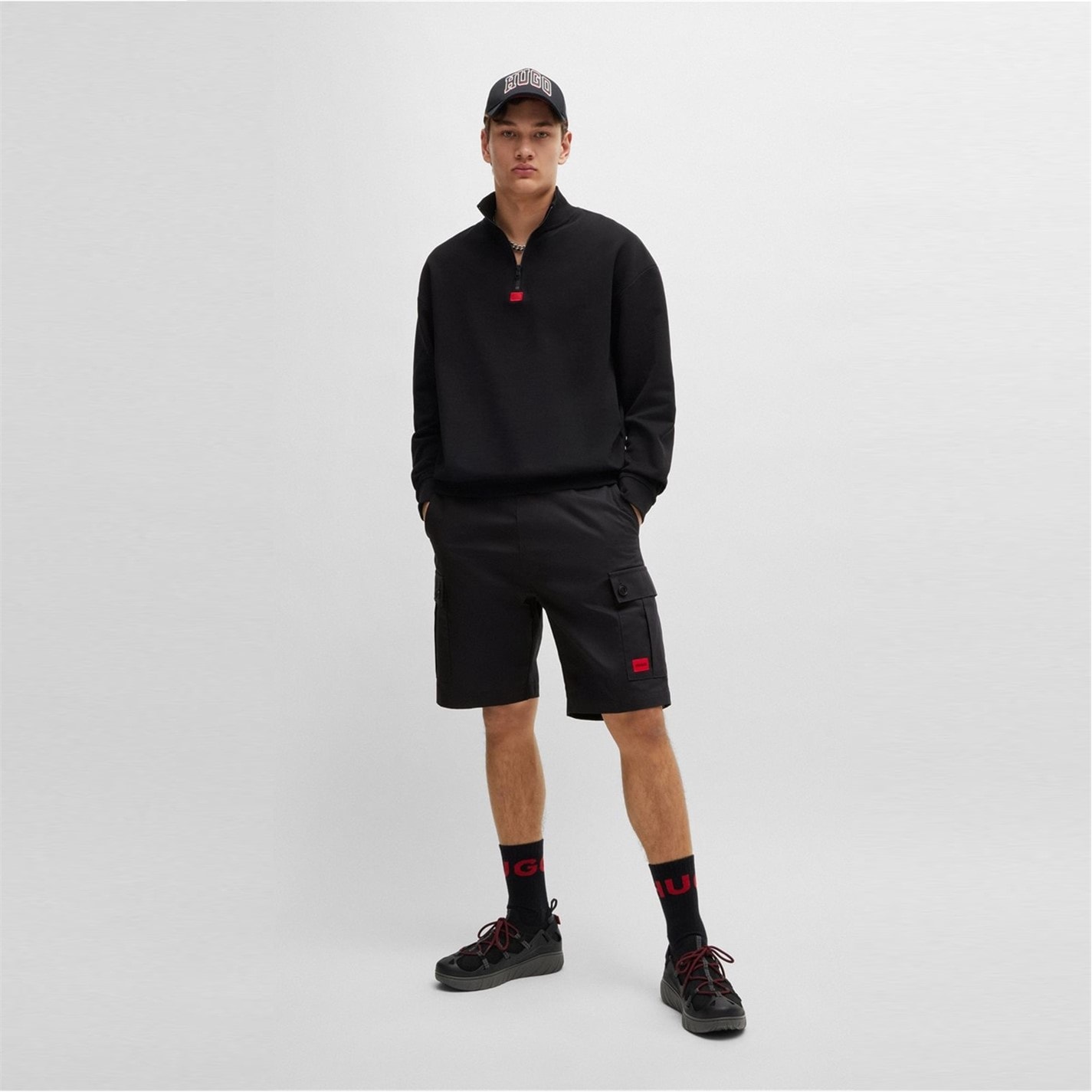 Kraťasy Hugo Black 001 6110350 Men's Cotton Cargo Shorts - 6