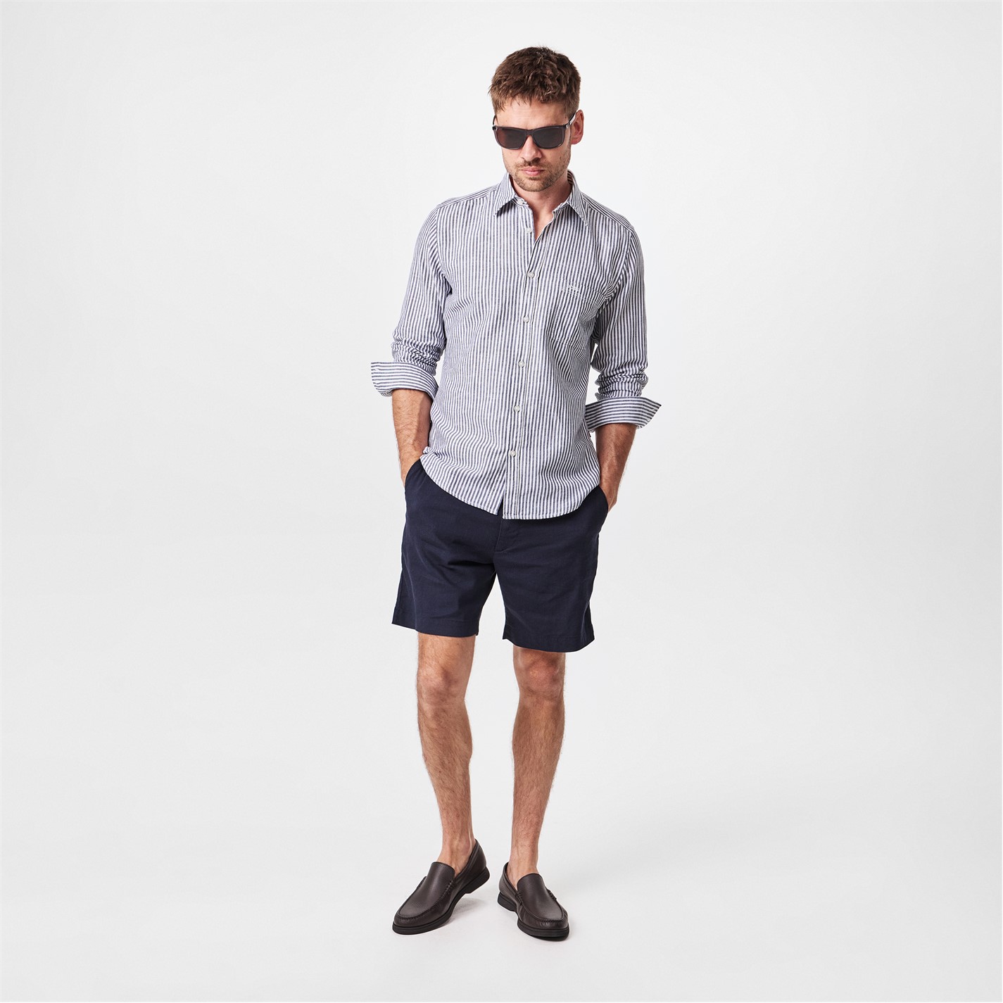 Kraťasy Boss Dark Blue 405 1866320 Men's Lightweight Mid Length Chino Shorts - 6