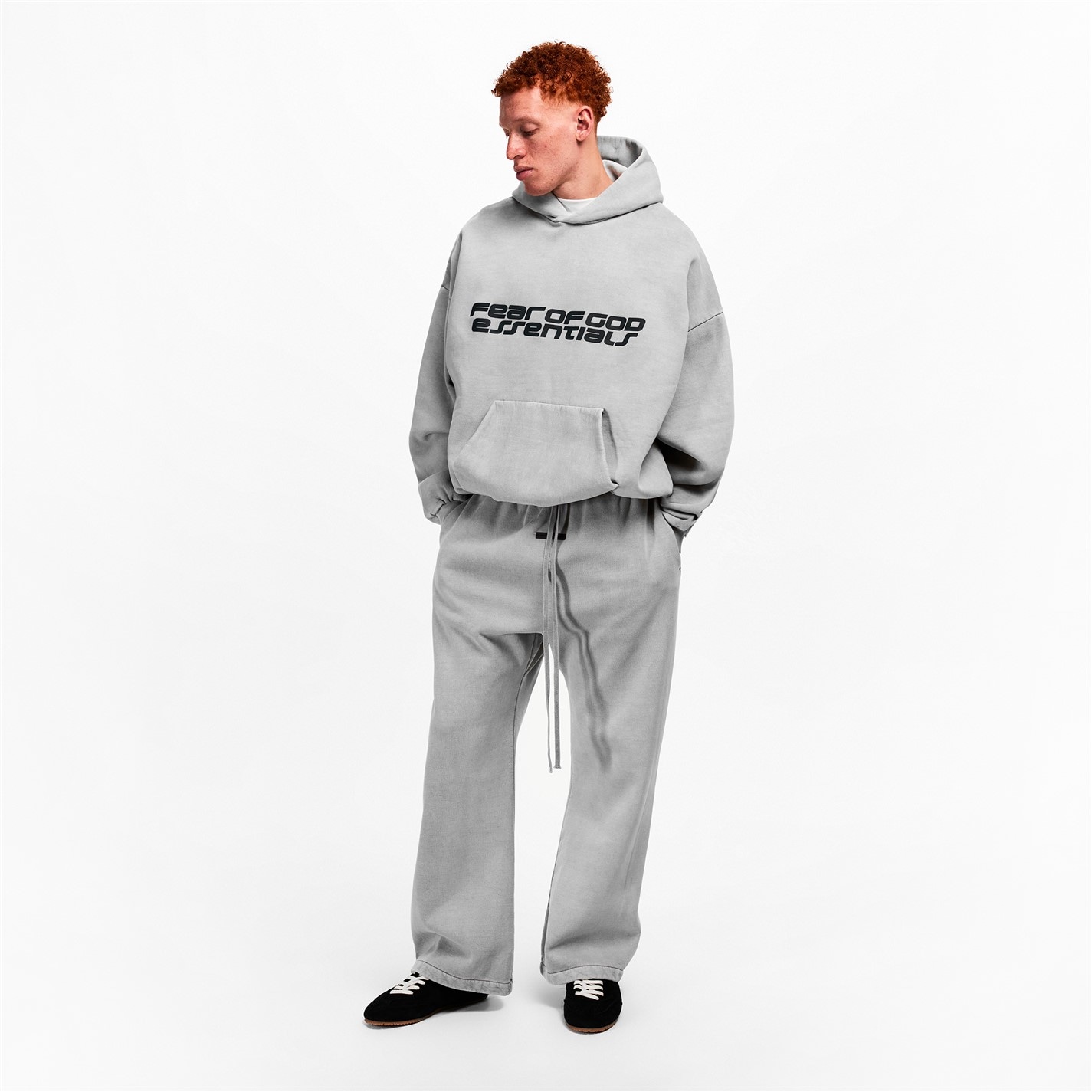 Tepláky FEAR OF GOD ESSENTIALS Smoke Grey 6938686 FGE Logo Swt Pnt Sn62 - 6