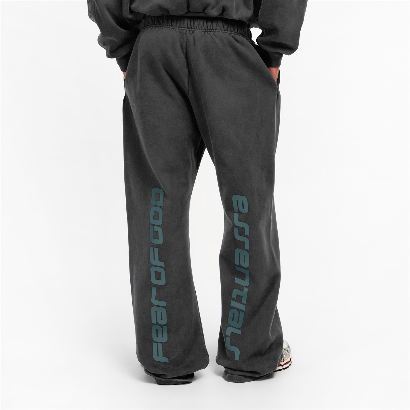 Tepláky FEAR OF GOD ESSENTIALS Vintage Black 308938 FGE Logo Swt Pnt Sn62 - 4