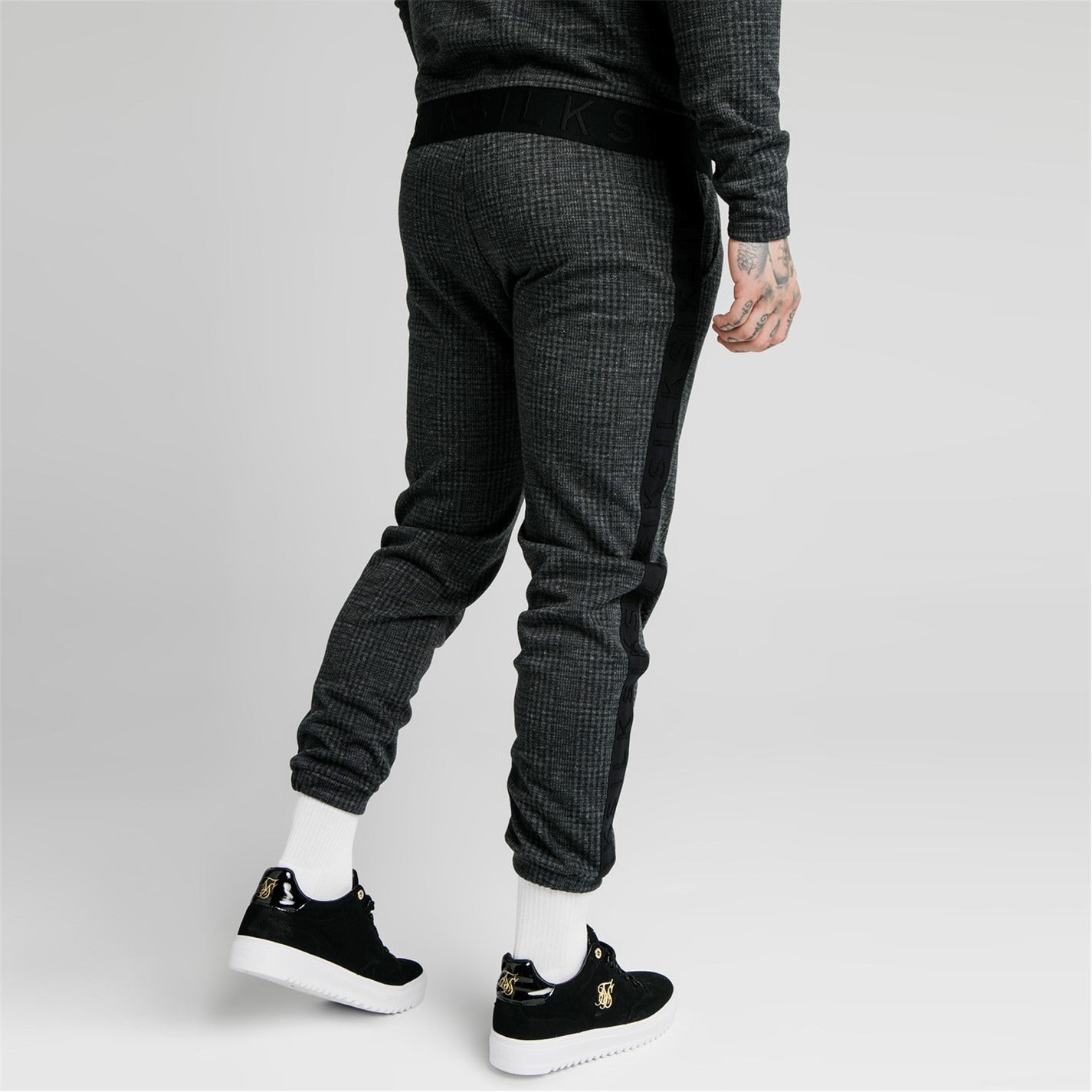 Tepláky SikSilk Grey 7524505 Men's Tonal Check Closed Hem Fleece Joggers - 3
