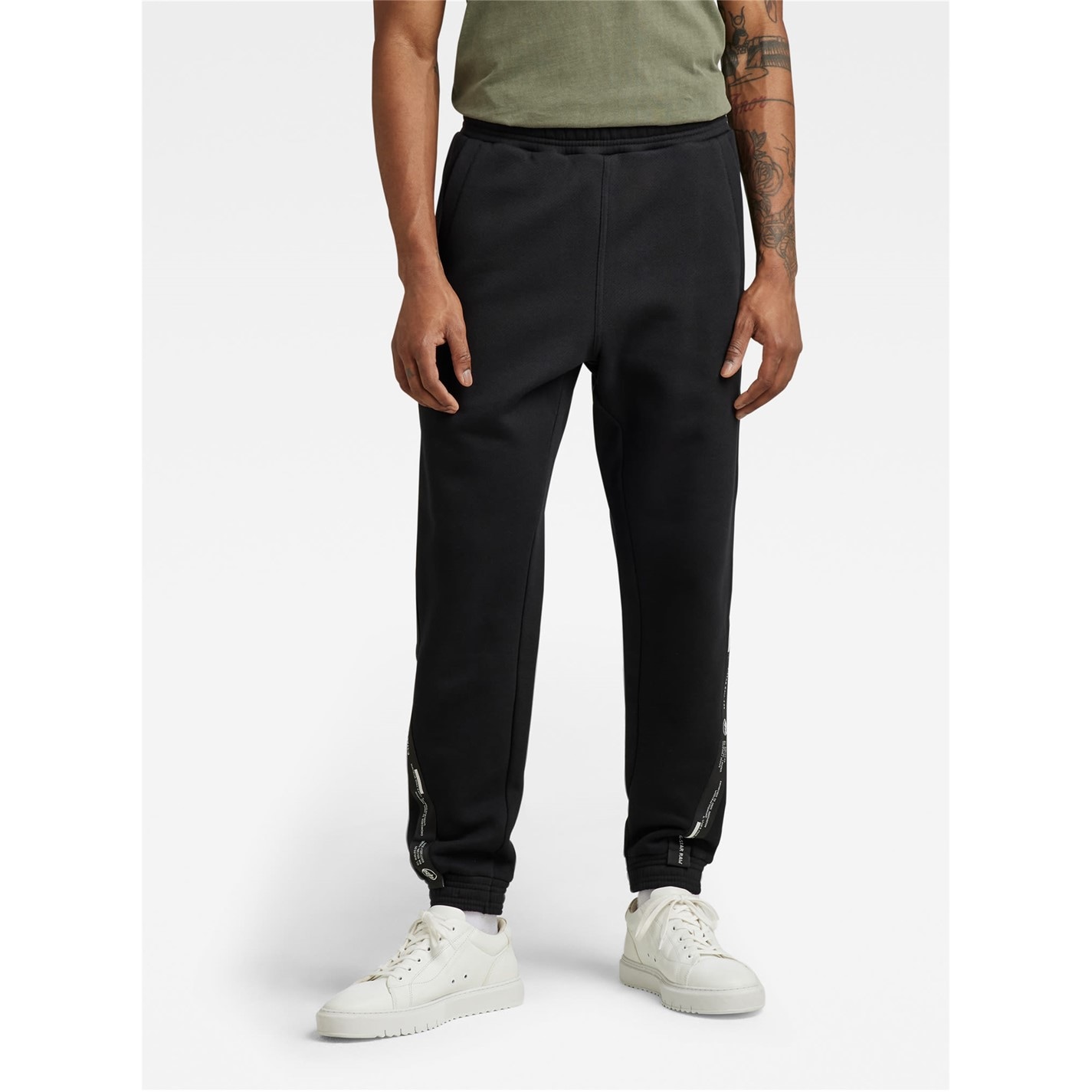 Tepláky G Star Dk Black 7524008 Men's Logo Tape Closed Cuff Fleece Joggers - 1