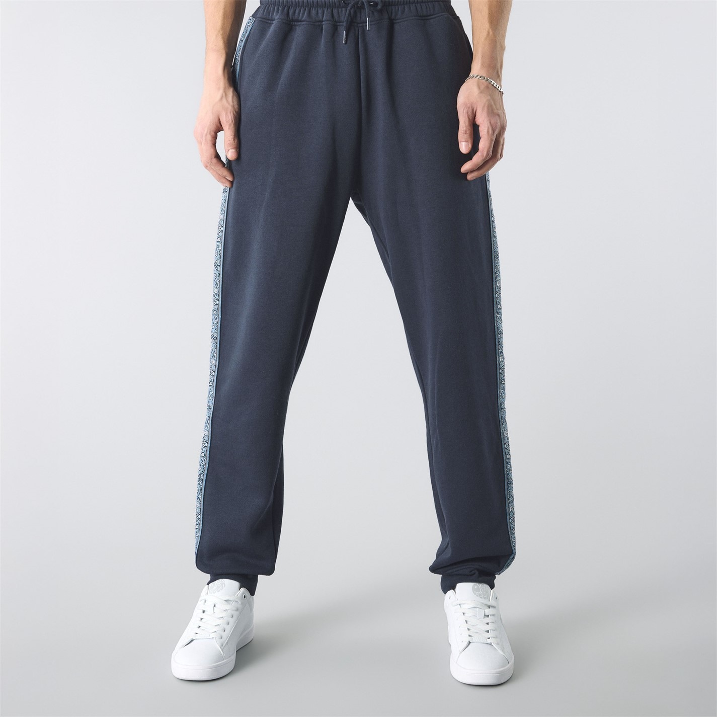 Tepláky Pretty Green Navy 549523 Men's Eclipse Paisley Closed Hem Fleece Joggers - 3
