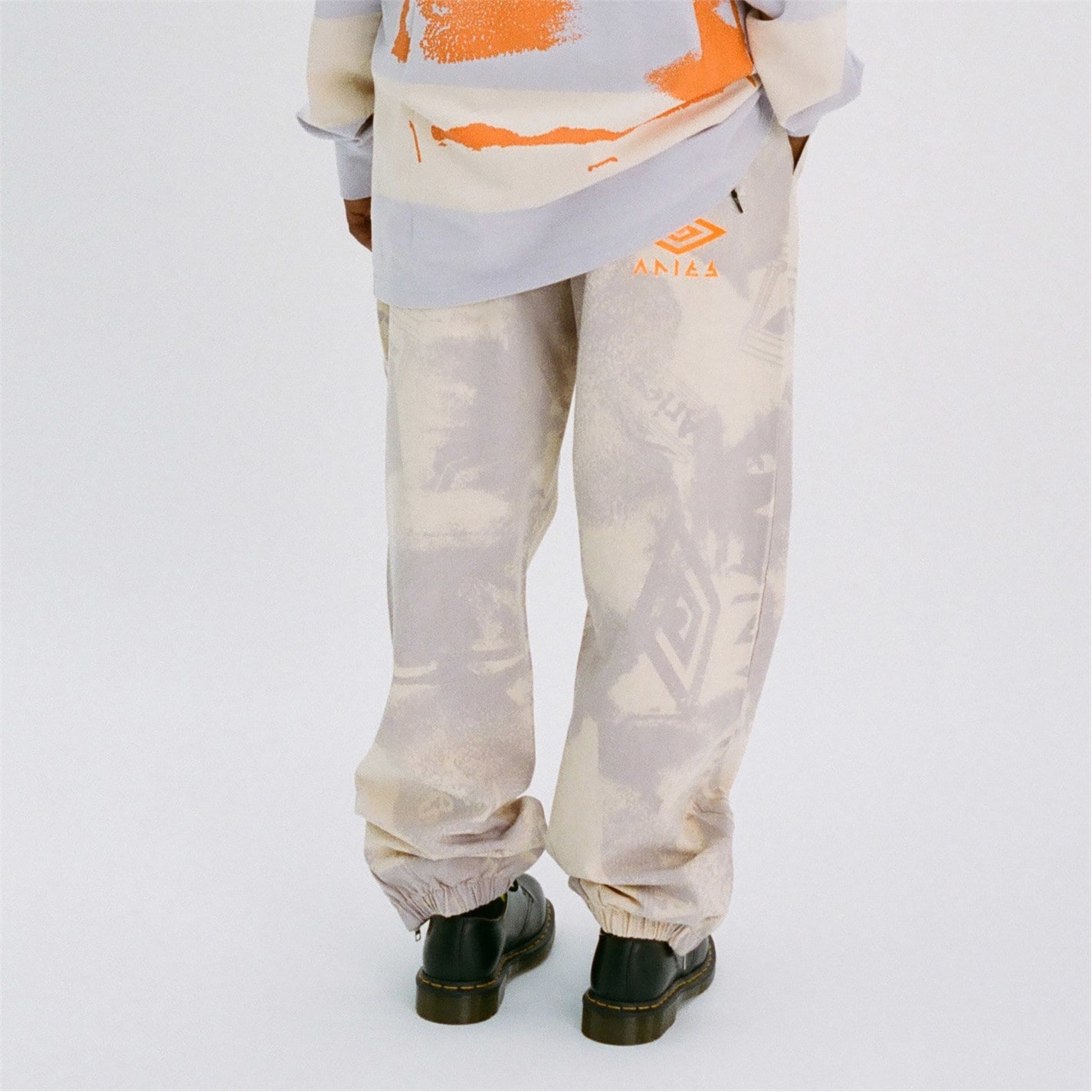 Tepláky Umbro Lilac 3642521 Men's Aries Closed Hem Woven Tracksuit Joggers - 5