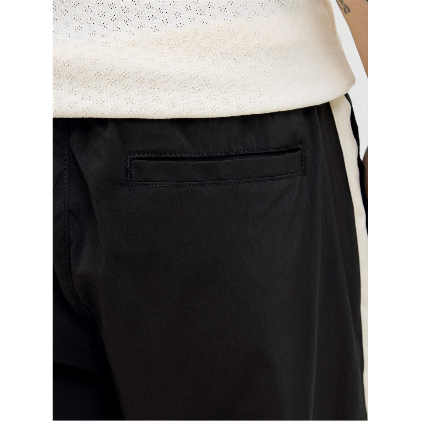 Tepláky Jack and Jones Black 7282603 Men's Owen Closed Hem Woven Jogger - 2