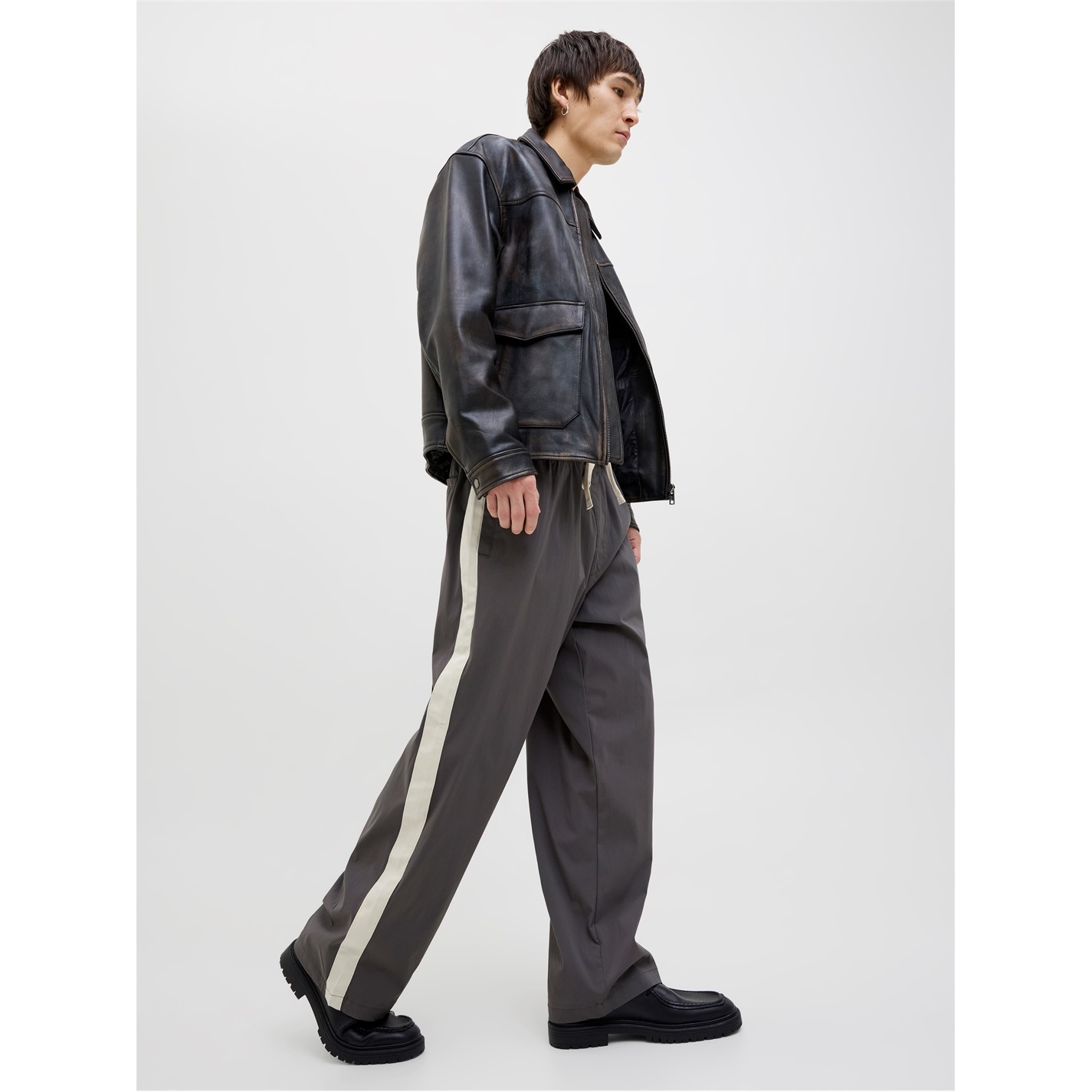 Tepláky Jack and Jones Pavement 4752688 Men's Owen Closed Hem Woven Jogger - 6