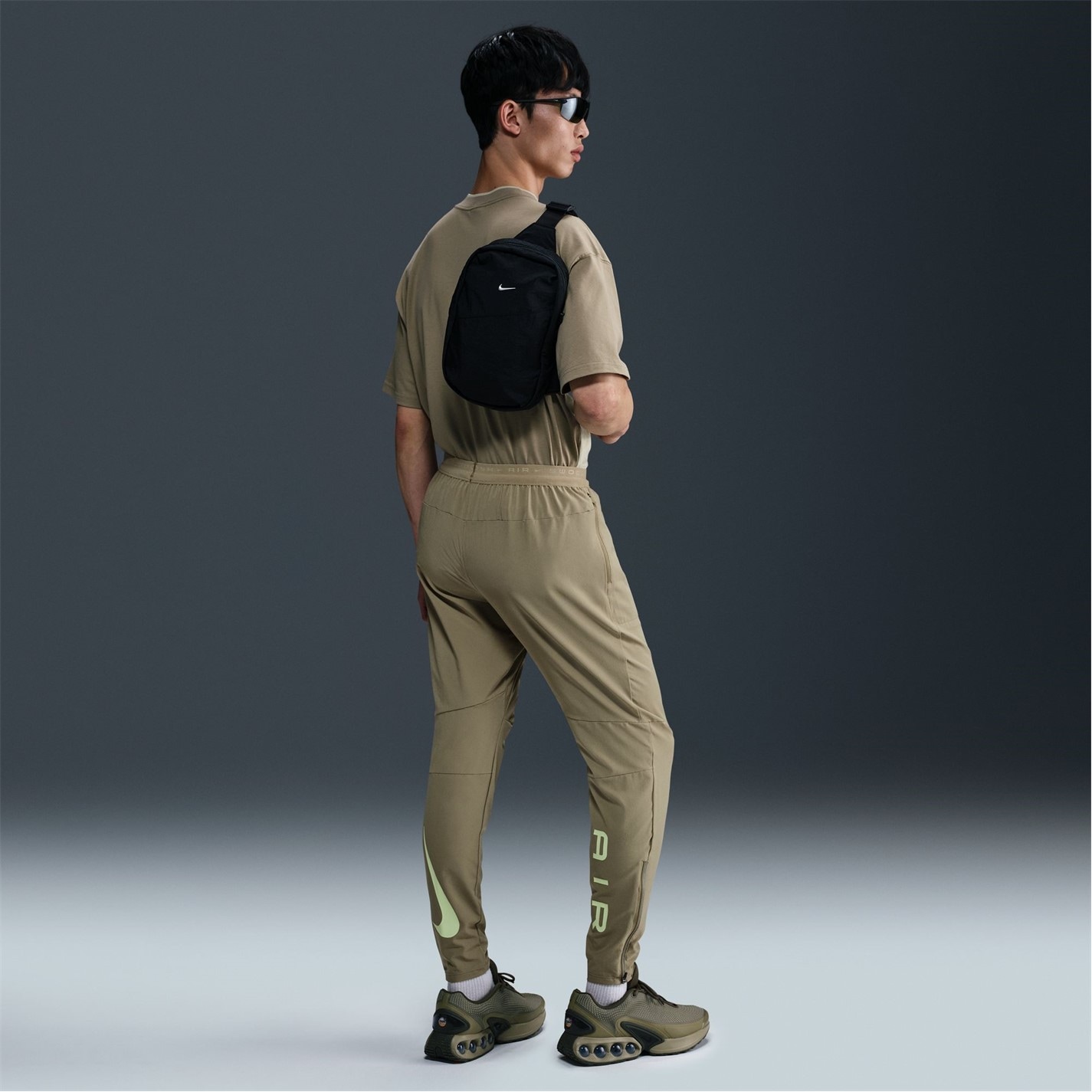 Tepláky Nike Olive Green 762139 Air Run Tracksuit Bottoms Mens - 8