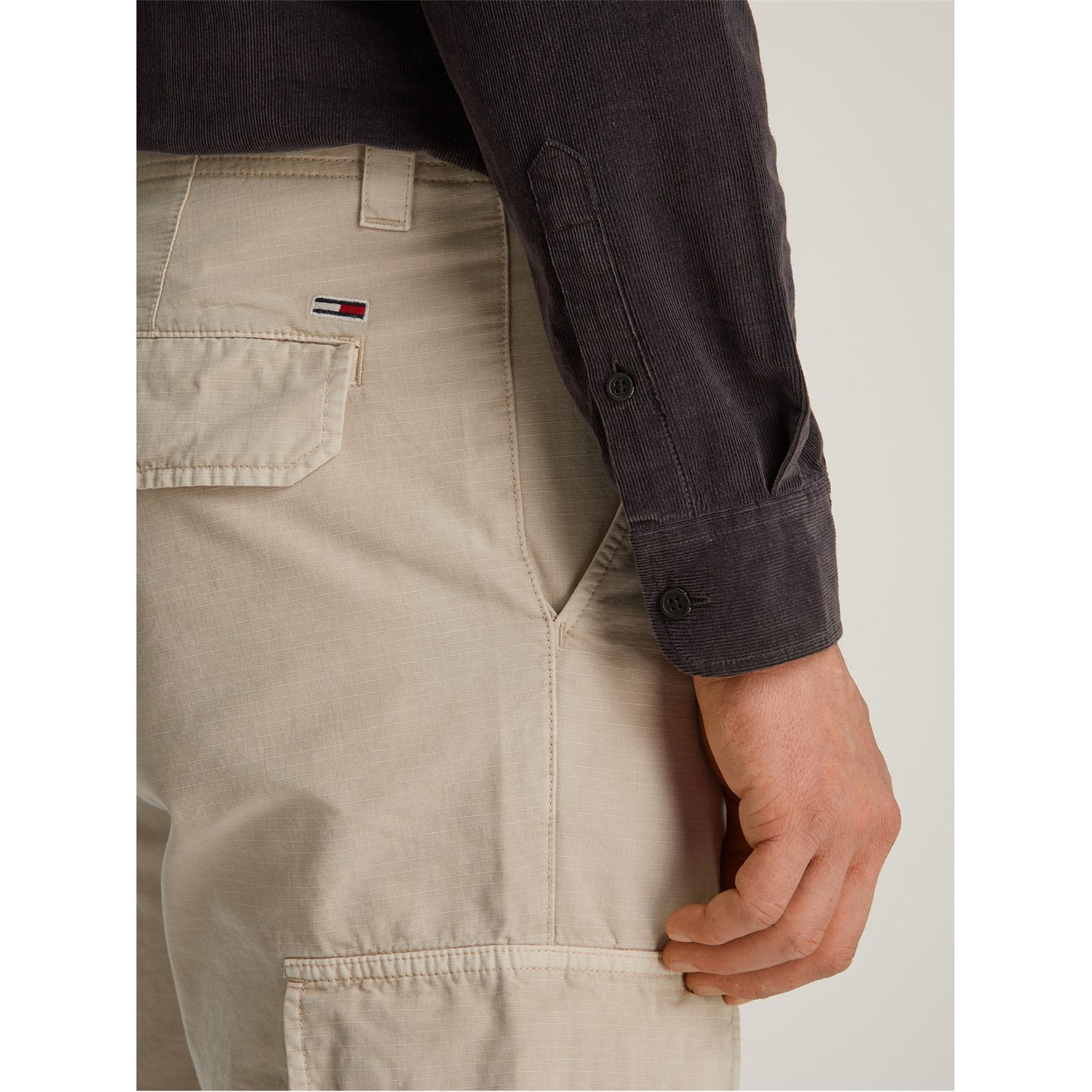 Kalhoty Tommy Jeans Newsprint 6160307 Men's Ryan Relaxed Fit Cargo Trousers - 2