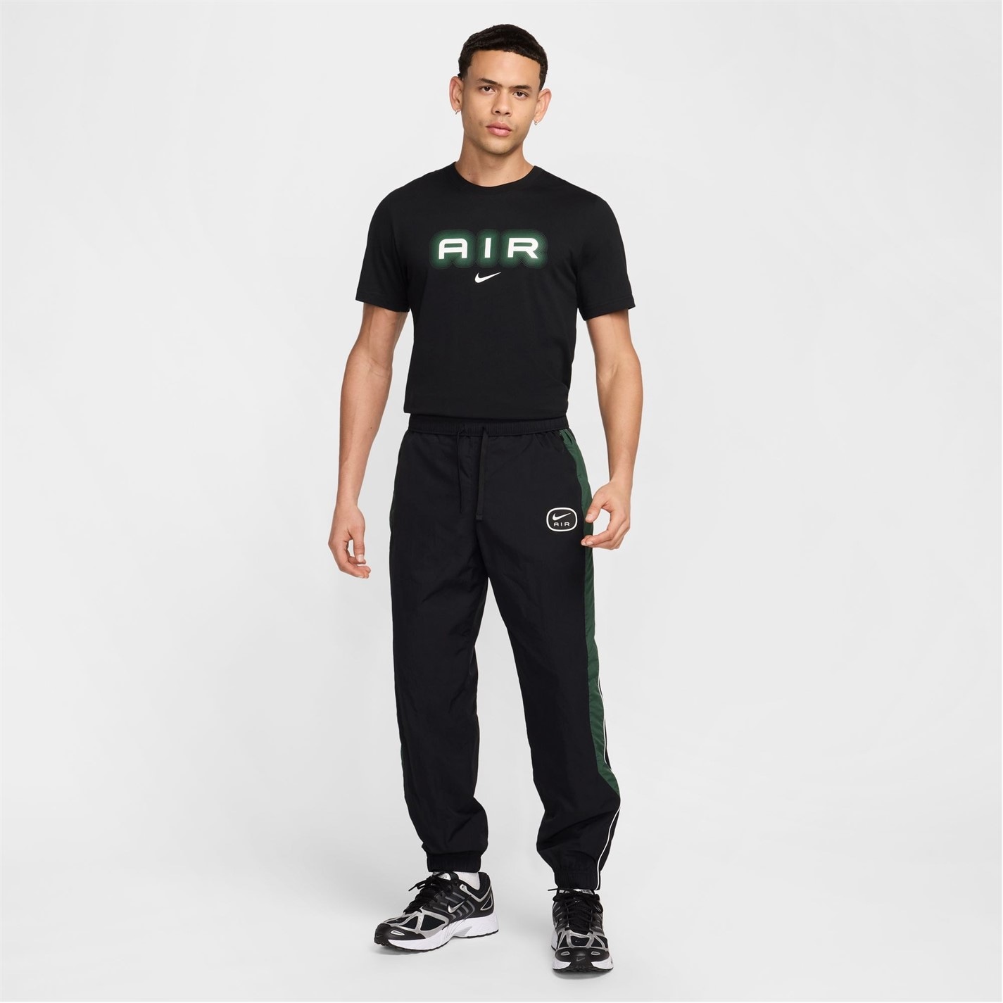 Tričko Nike Black 7161324 M NSW SW AIR GRAPHIC TEE - 4
