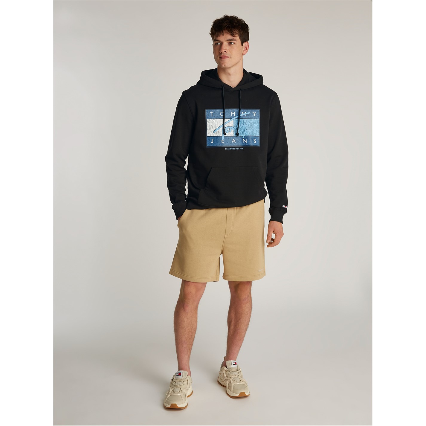 Mikina Tommy Jeans Black 1879774 Men's Regular Flag Twist Pull Over Hoodie - 4
