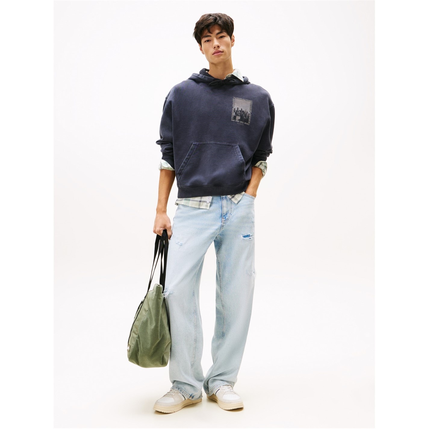 Mikina Tommy Jeans Black 2309719 Men's TJ Photo City Pull Over OTH Hoodie - 3
