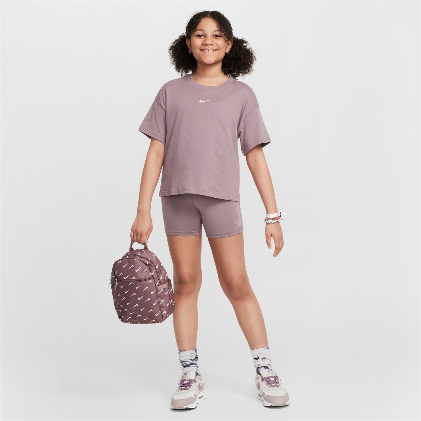 Nike Sportswear Big Kids' (Girls') T-Shirt - 5