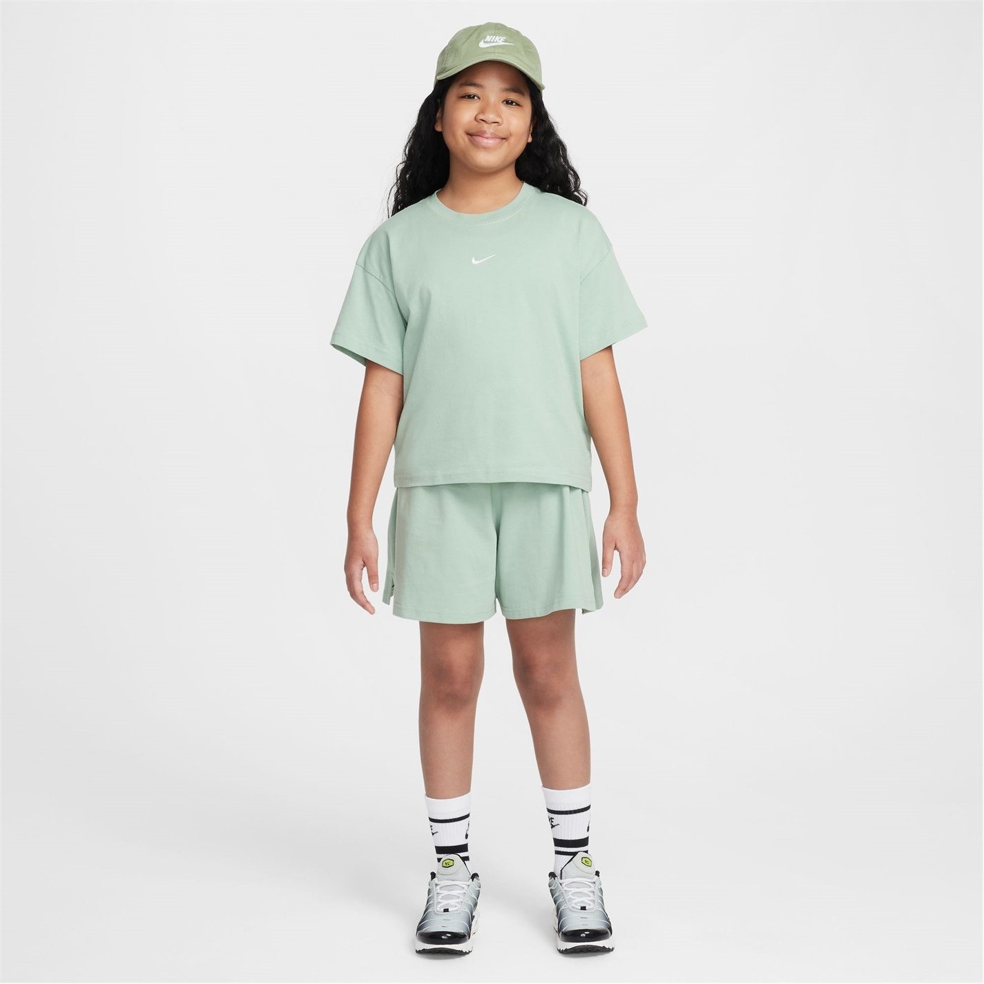 Nike Sportswear Big Kids' (Girls') T-Shirt - 4