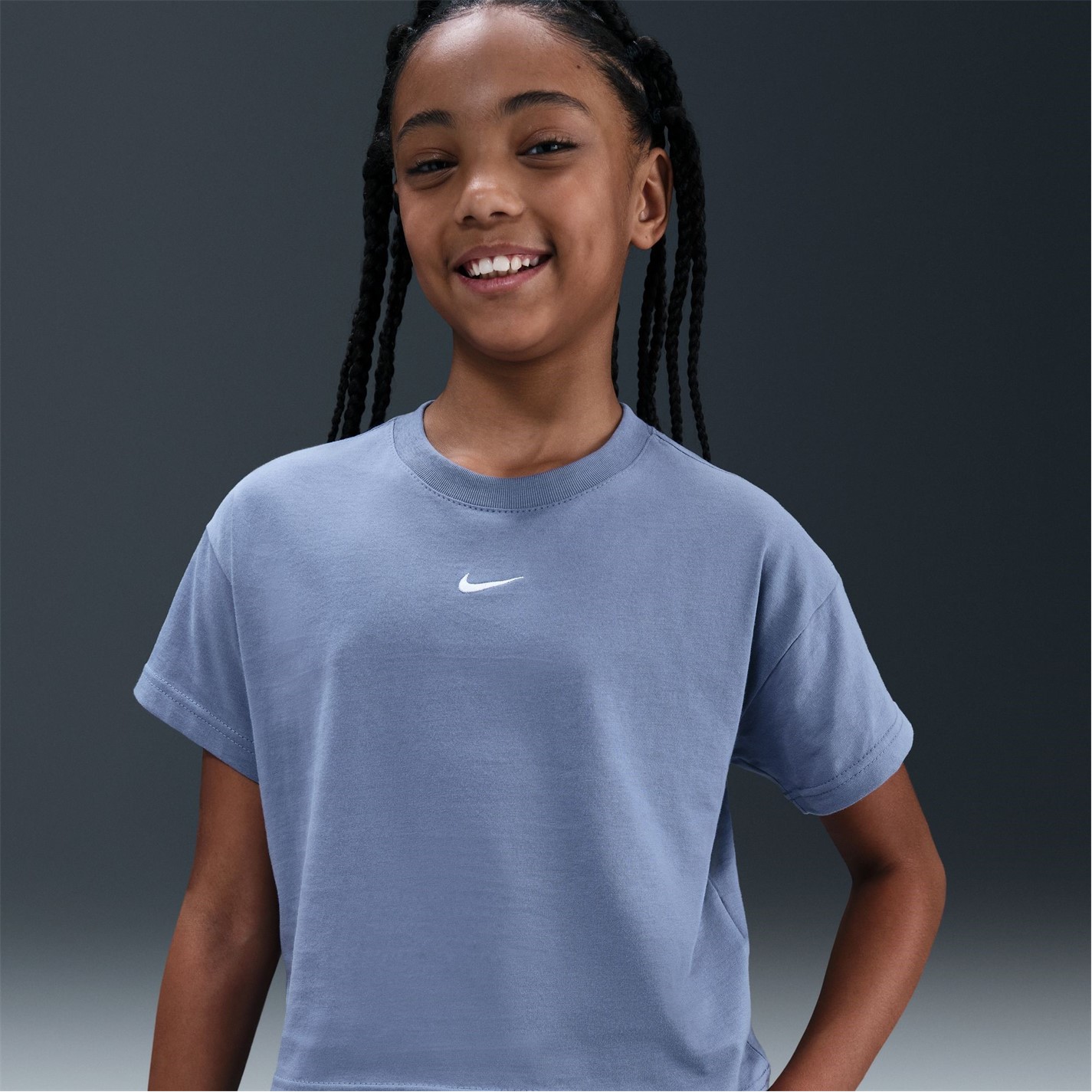 Nike Sportswear Big Kids' (Girls') T-Shirt - 6