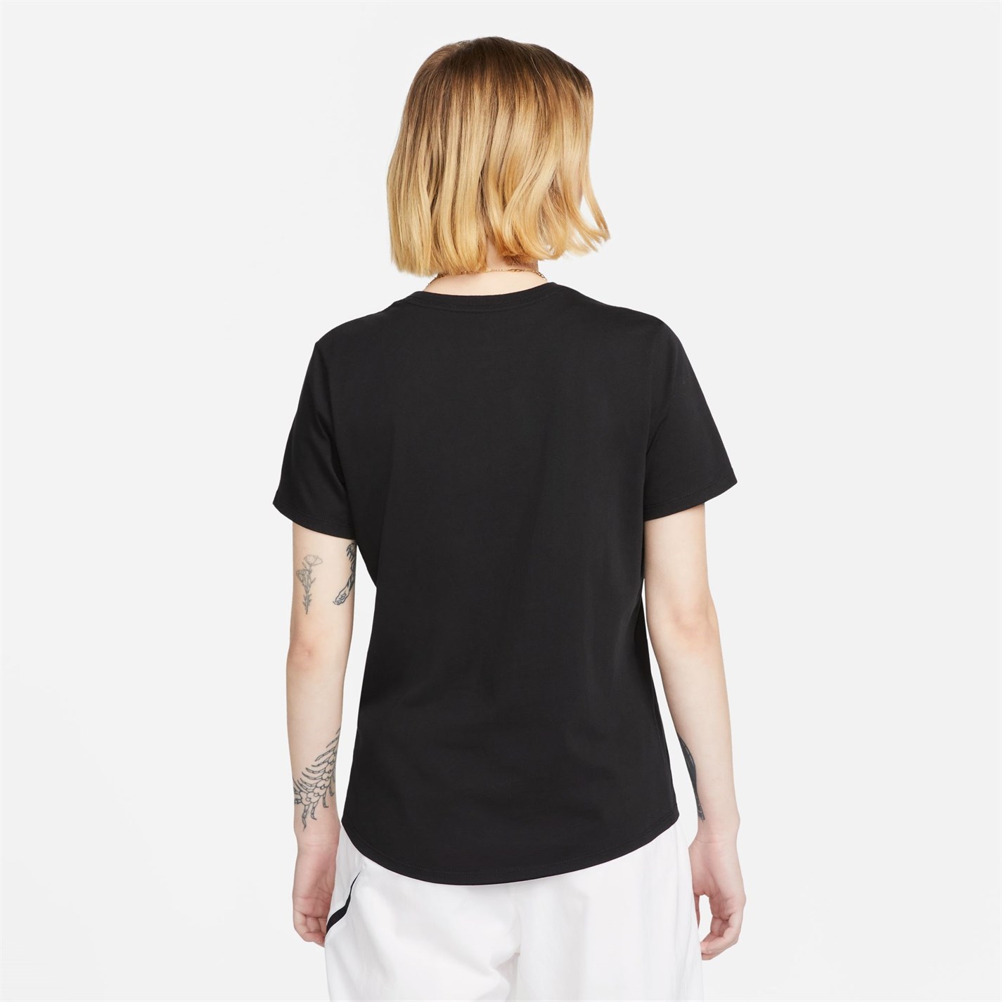 Nike Sportswear Women's Club T-Shirt - 2