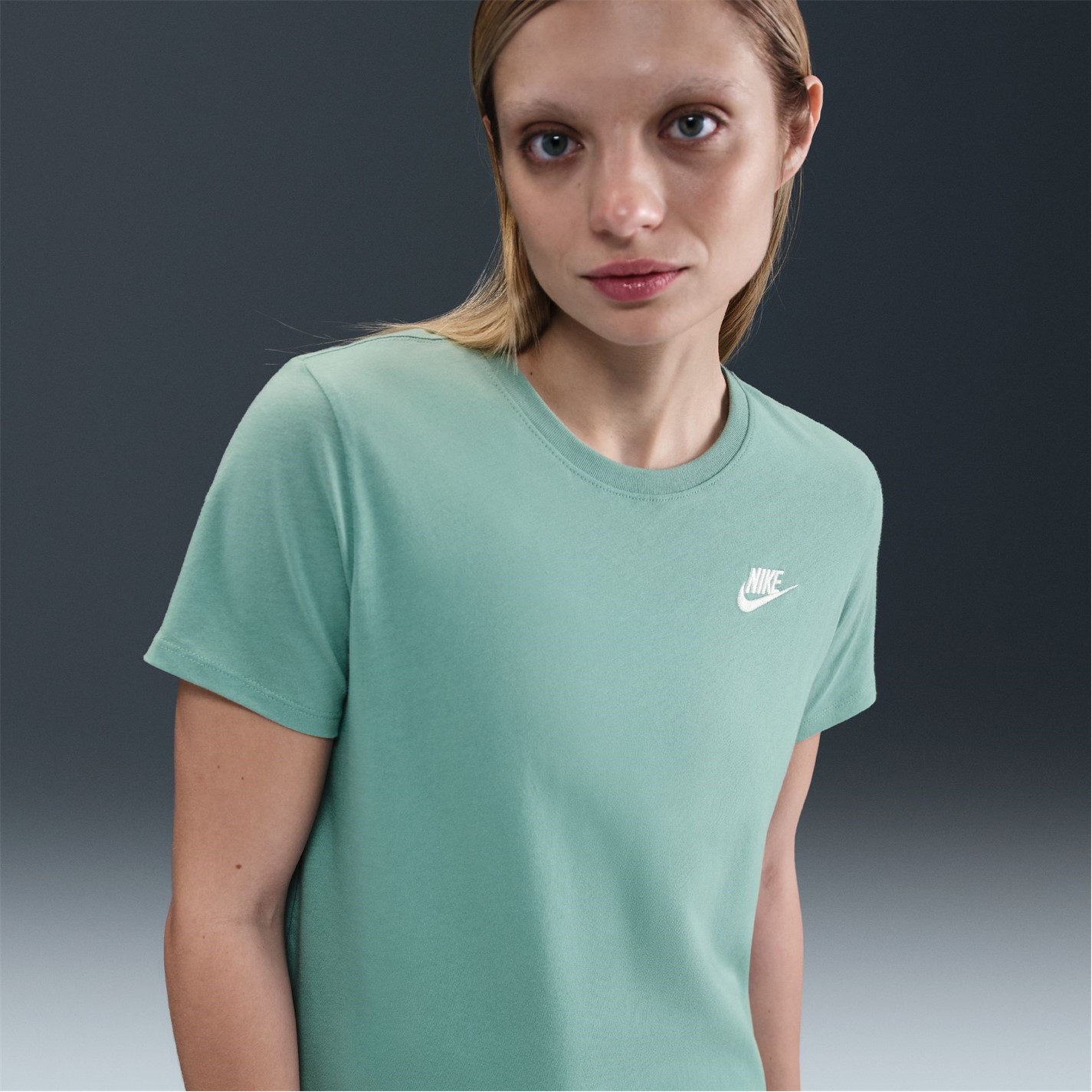 Nike Sportswear Women's Club T-Shirt - 6