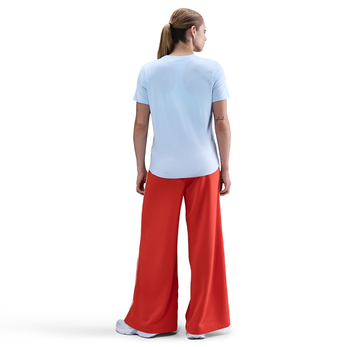 Nike Sportswear Women's Club T-Shirt - 4