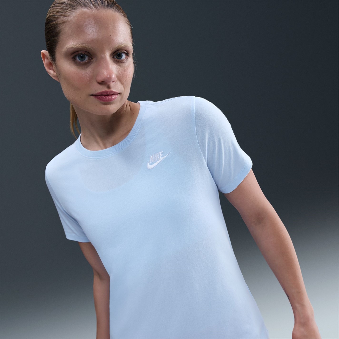 Nike Sportswear Women's Club T-Shirt - 6