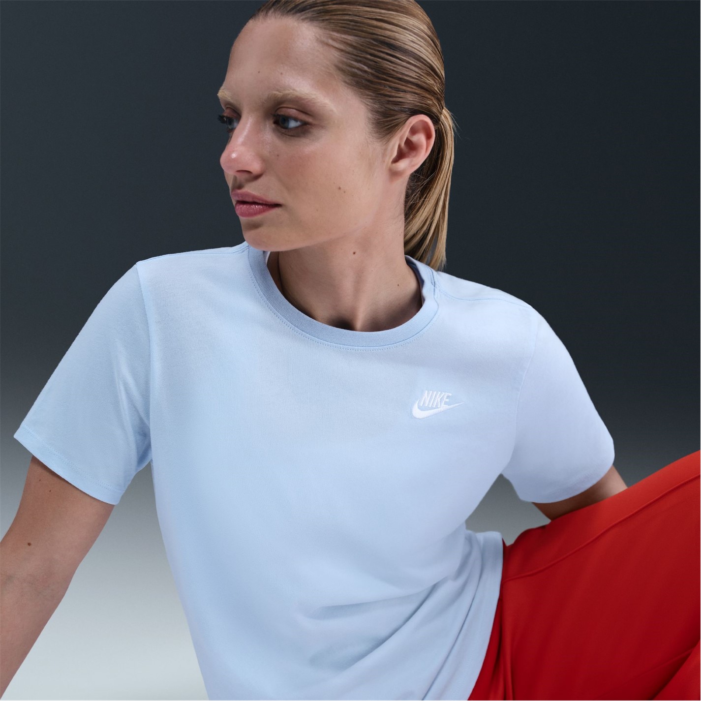 Nike Sportswear Women's Club T-Shirt - 10