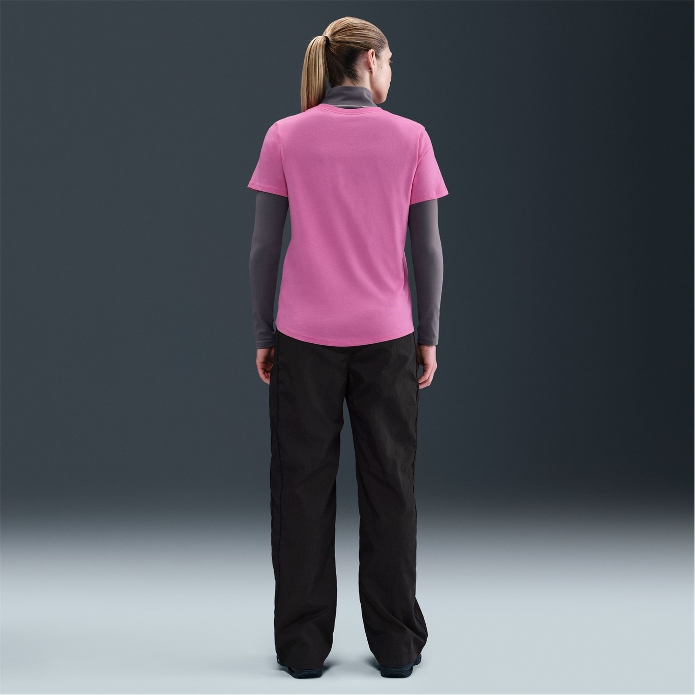 Nike Sportswear Women's Club T-Shirt - 8