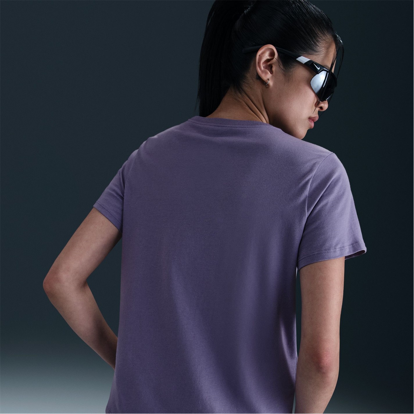 Nike Sportswear Women's Club T-Shirt - 2